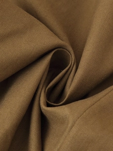 Robe d'été élégante en tissu marron foncé texturé avec un design chic à col licou