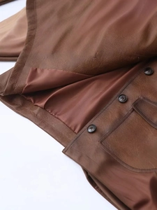 Giacca biker da donna in pelle PU marrone vintage con fodera liscia e bottoni