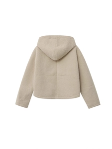 Vue arrière veste à capuche en polaire beige aspect mouton avec coutures en croix