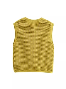 Gilet in maglia gialla da donna con motivo all'uncinetto traforato e trama a nido d'ape