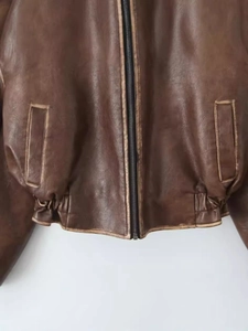 Blouson aviateur vintage en similicuir marron foncé avec col montant et zip