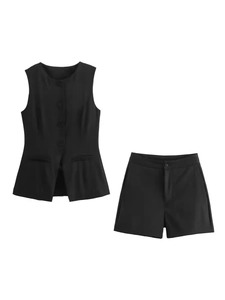 Ensemble chic pour femme avec gilet sans manches et short assorti noir de style élégant