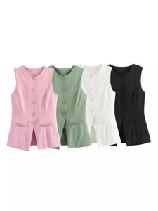 Ensemble 2 pièces pour femme avec gilet sans manches et short en plusieurs coloris