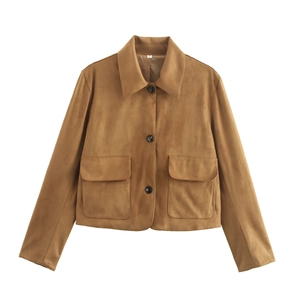 Kurze braune Wildlederjacke mit klassischem Reverskragen und großen Cargotaschen für Damen