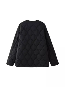 Women's black onion-quilted lightweight jacket with V-neck and drop shoulder design