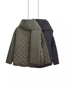 Veste matelassée à carreaux avec écharpe assortie en vert olive et noir classique