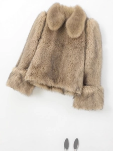 Short faux fur coat in light brown with wide sleeves and high collar for winter