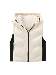 Gilet matelassé à capuche pour femme, coupe ajustée bicolore crème et noir zippé