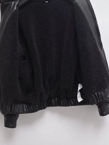 Giacca da donna in pelle PU nera con calda fodera in pile e orlo elasticizzato