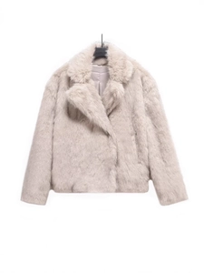 Short cream-colored faux fur coat for women with classic lapel collar for winter fashion