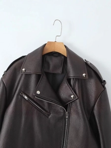 Veste motard pour femme en simili cuir marron foncé avec fermetures éclair et revers