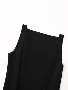 Elegantes ärmelloses schwarzes Minikleid mit Rundhalsausschnitt und schlanker Passform