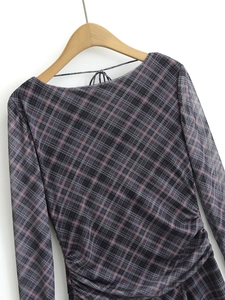 Abito in mesh a quadri a maniche lunghe da donna con dettagli arricciati