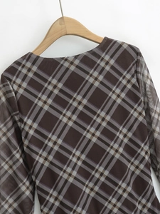 Robe mini à carreaux marron et blanc à manches longues en tissu mesh respirant et col rond