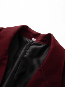 Blazer bordeaux da donna vestibilità slim con revers classico e fodera in raso nero