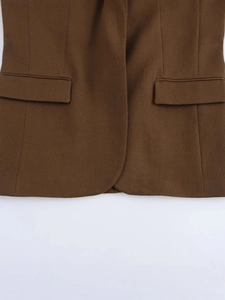Brown wool-blend long-sleeve oversized blazer for women with classic flap pockets