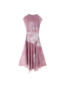 Sleeveless mesh dress in pink and purple tie-dye with elegant side waist pleats