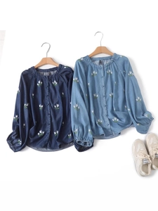 Chemisier en Denim 100% Tencel pour Femme Broderie Florale Col Rond Manches Longues Boutonné Décontracté Vintage Artistique