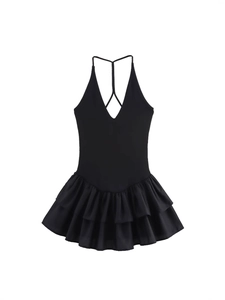 Robe courte noire dos nu avec décolleté plongeant en V et ourlet à volants chic