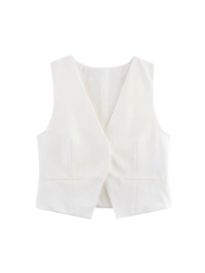 Witte mouwloze damesvest met V-hals en subtiele textuur in een strakke minimalistische stijl