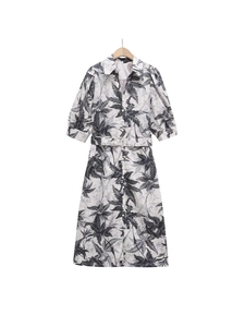 Robe Chemise en Coton Imprimé pour Femmes Motif Feuilles de Palmier Tropicales Manches Bouffantes Revers Simple Boutonnage Robe Midi Avec Ceinture