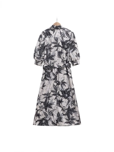 Robe chemise de mode estivale avec imprimé palmier tropical, col à revers et ceinture