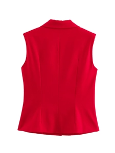 Vue arrière du gilet de costume sans manches rouge avec coutures structurées et coupe ajustée