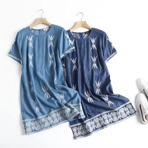 Robe Mini en Denim Vintage Français pour Femmes Broderie de Feuilles Manches Courtes Col Rond Denim Tencel Décontracté