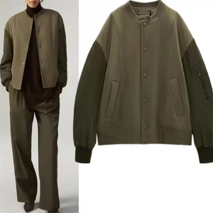 Lässig geschnittene olivgrüne Color-Block-Baseballjacke mit Ärmeltasche für Damen
