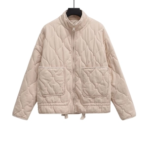 Giacca trapuntata beige a onde con collo alto, zip e grandi tasche applicate