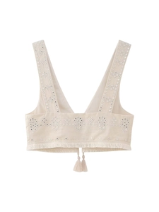 Bohemian beige cropped tank top with ethnic embroidery, V-neckline and fringe hem details