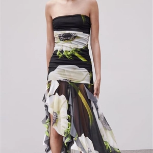 Slim fit Y2K black bandeau midi dress with large white floral prints and ruffled hem
