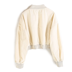 Vue arrière détaillée d'un blouson aviateur court beige avec ourlet côtelé et texture lisse