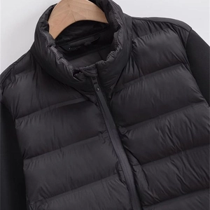 Damen Y2K Steppjacke in Schwarz mit Stehkragen und warmer Wattierung für den Winter