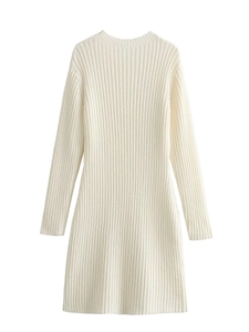 Robe mi-longue minimaliste en maille beige à manches longues et col rond avec texture côtelée
