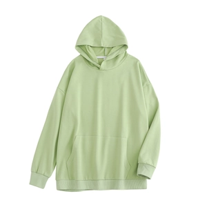 Sweat à capuche oversize vert sauge avec poche kangourou et finitions côtelées à plat
