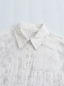 Y2K loose white shirt featuring metallic texture patterns and a modern asymmetric hem