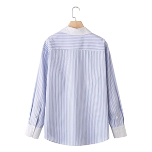 Chemise Y2K ample à manches longues avec rayures bleues et blanches et col contrasté