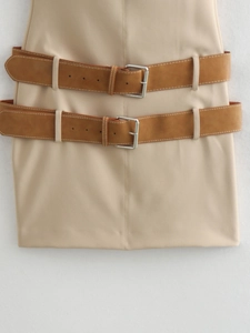 Robe d'été sans manches beige pour femme avec doubles ceintures marron à la taille élégantes