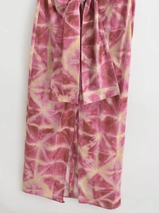 Women's tie-dye midi dress with halter neck, pink geometric patterns and waist tie detail