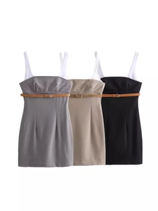 Robe sans manches élégante avec ceinture en couleurs gris, beige et noir chic