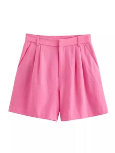 Ensemble d'été pour femmes avec gilet ajusté et short taille haute rose vif à plis