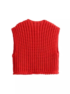 Chic 2024 Y2K style chunky knit red vest with button-up design for trendy spring layering