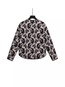 Veste matelassée ample pour femme avec imprimé abstrait noir et blanc et col rond