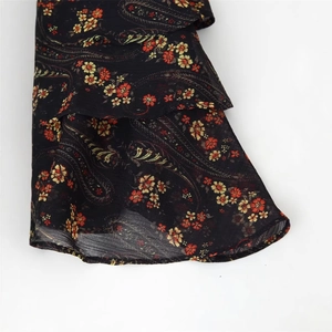 Floral print dress with double-layered flared chiffon cuffs and vintage paisley pattern
