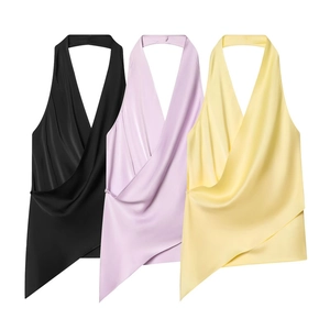 Hauts licou en satin pour femmes avec col en V profond et ourlet asymétrique en trois coloris