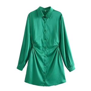 Damen Satin Plissiertes Hemdkleid Smaragdgrün Revers Einreihig Langarm Schlanke Passform Mini Partykleid Polyester Outfit