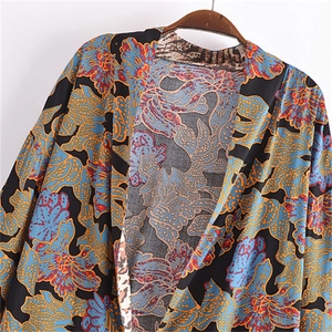 Retro floral print cardigan for women with leopard print trim and loose fit style