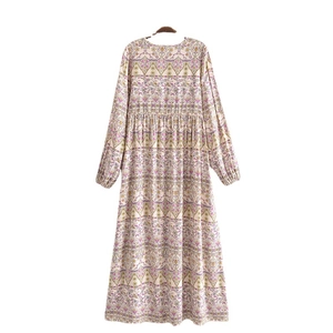 Bohemian floral print V-neck maxi dress with long sleeves and pleated high waist