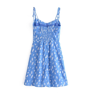 Robe d'été bleue à fleurs avec bretelles réglables et dos smocké pour femmes